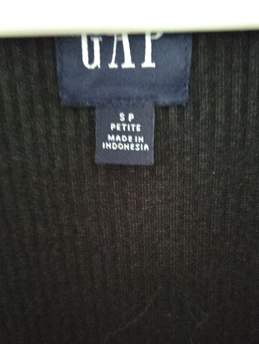 Gap - Picture 2 of 2